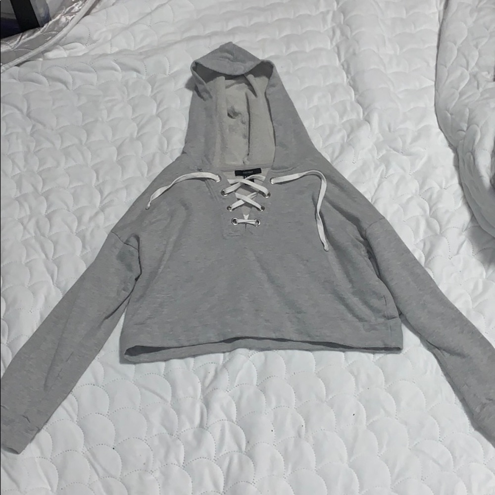 Size L cropped hoodie